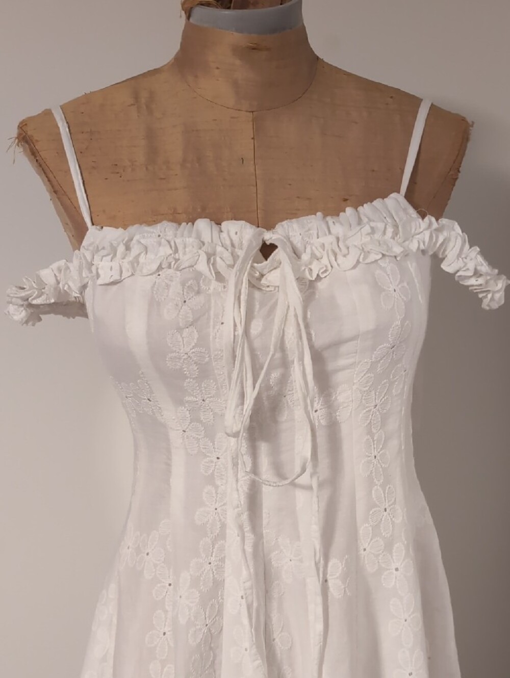 White Off-Shoulder Eyelet Maxi Dress - Thepeachy - Picture 2 of 5